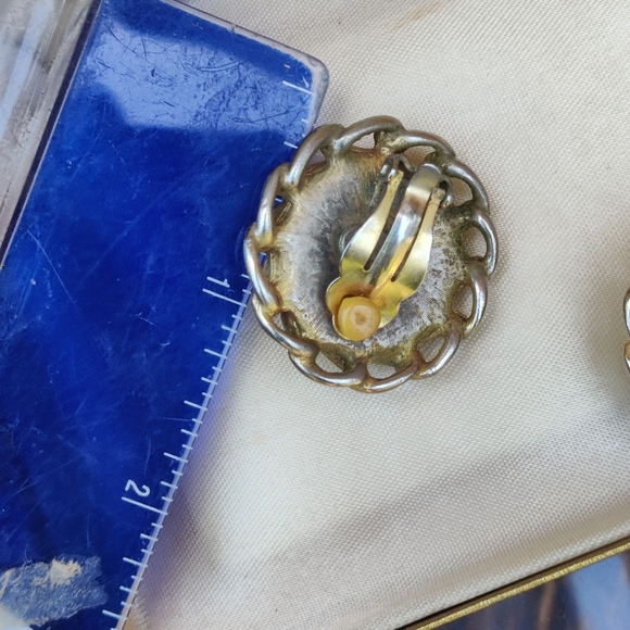 Vintage Carolee large gold runway earrings - Picture 7 of 7